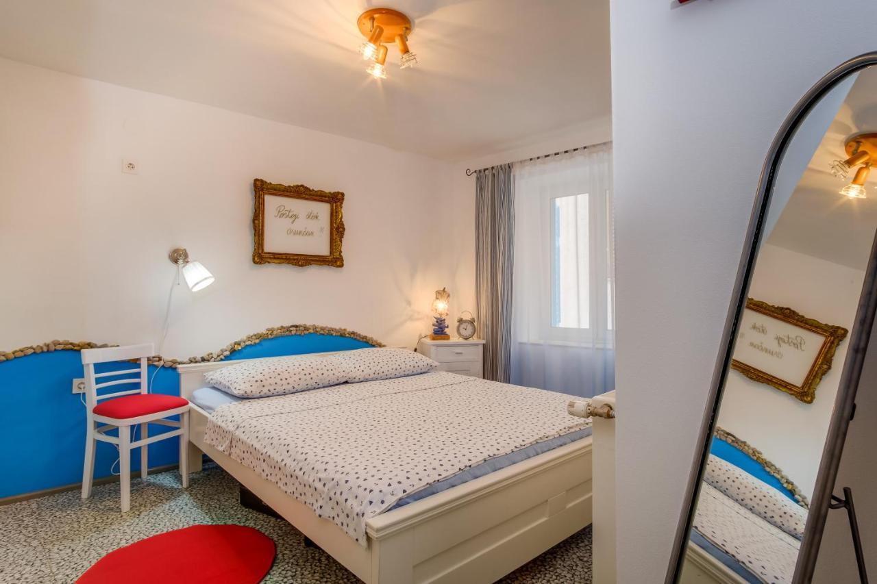 Apartments Kastel Veli Losinj Exterior photo